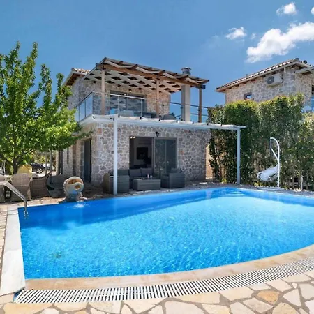 Villasgoudis Evelynn Villa *