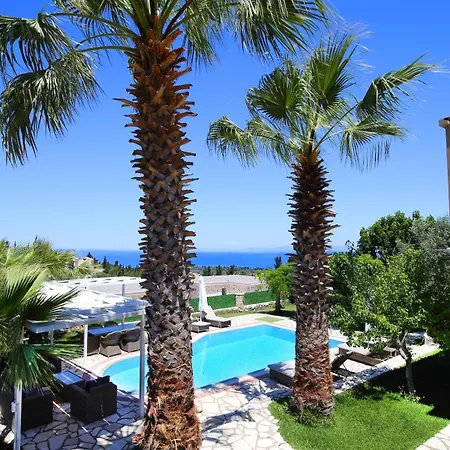 Villasgoudis Evelynn Villa *