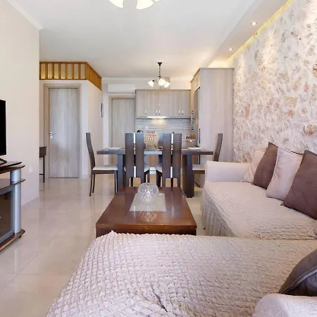 Villasgoudis Evelynn Villa
